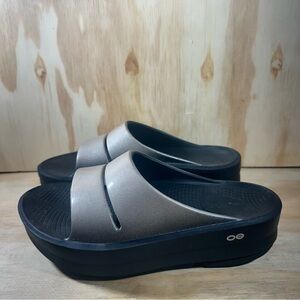 OOFOS OOmega OOahh Luxe Platform Slides Women’s Size 10